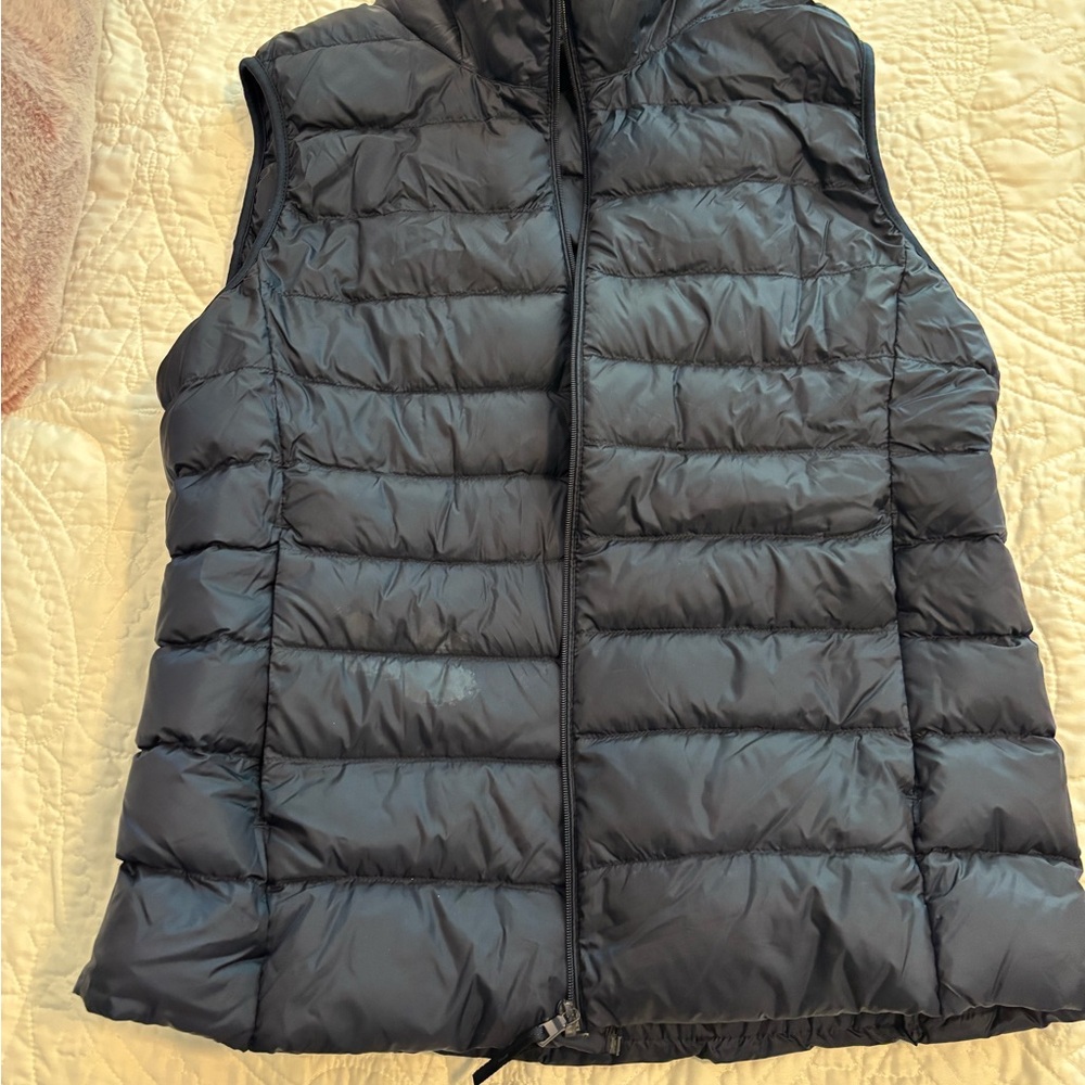 Uniqlo Black Quilted Puffer Vest